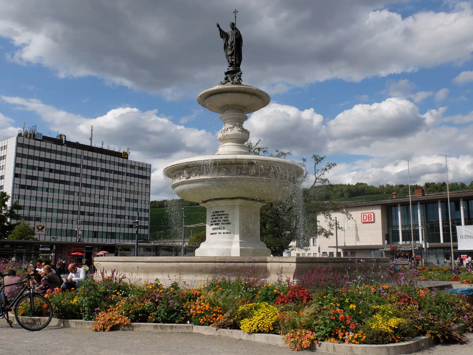 Kiliansbrunnen am Würzburger Hauptbahnhof